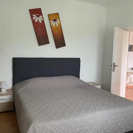 Apartamento Spomenka *