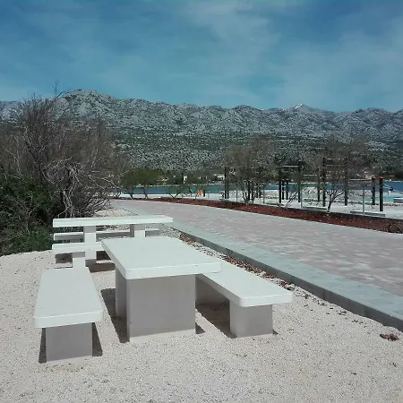 Spomenka *