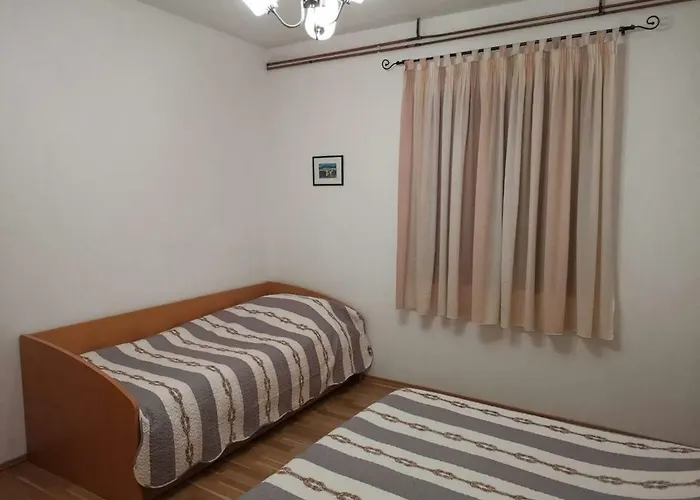 Spomenka Apartman Seline